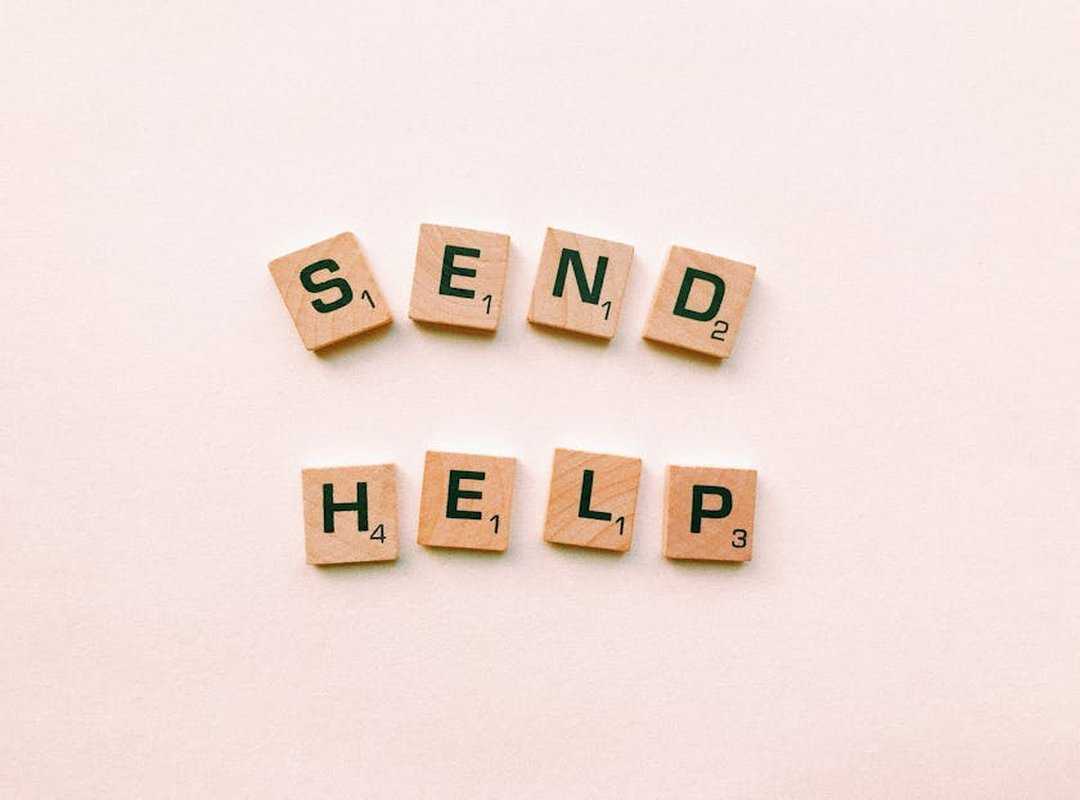 How to Quickly Find and Send Animated GIFs on WhatsApp